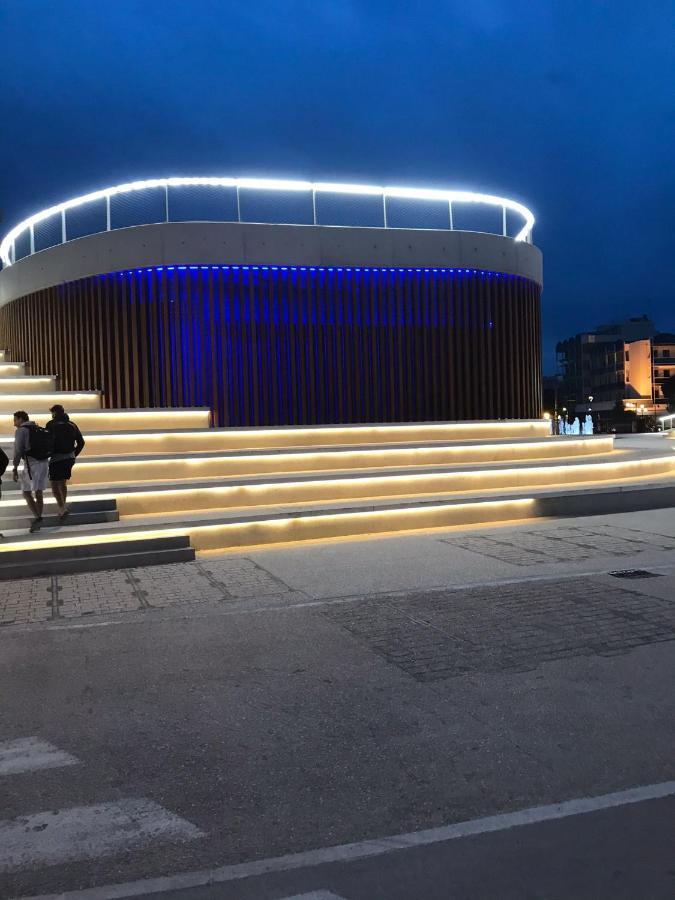 Hotel Morri'S Rimini Bagian luar foto