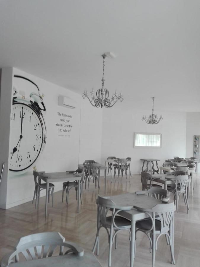 Hotel Morri'S Rimini Bagian luar foto