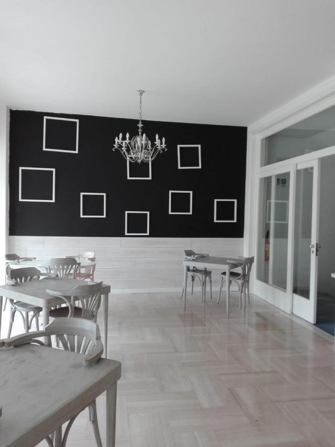 Hotel Morri'S Rimini Bagian luar foto