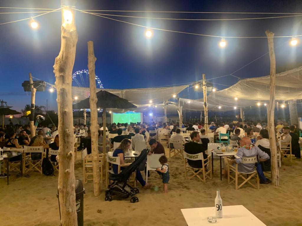 Hotel Morri'S Rimini Bagian luar foto