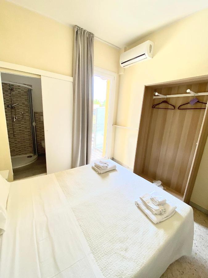 Hotel Morri'S Rimini Bagian luar foto