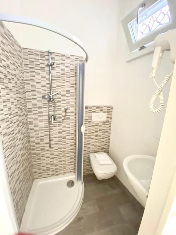 Hotel Morri'S Rimini Bagian luar foto