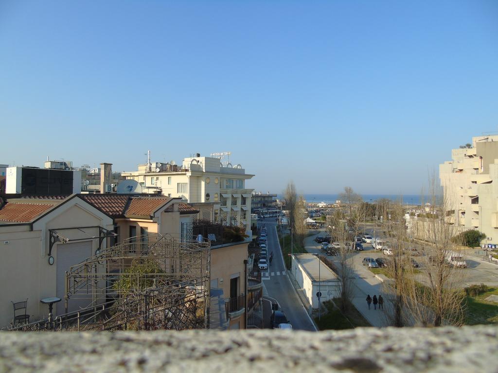 Hotel Morri'S Rimini Bagian luar foto