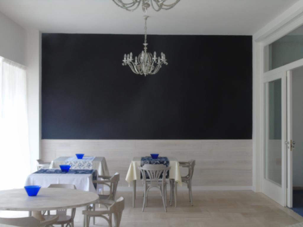 Hotel Morri'S Rimini Bagian luar foto