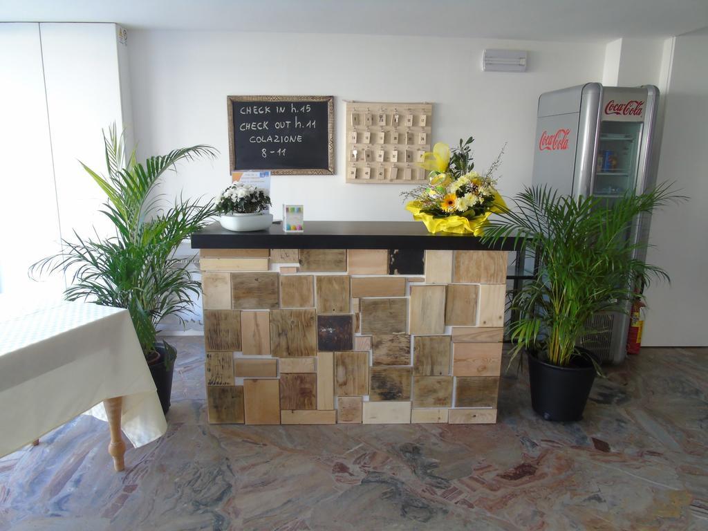 Hotel Morri'S Rimini Bagian luar foto