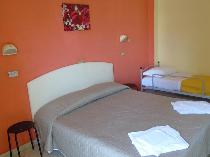 Hotel Morri'S Rimini Bagian luar foto